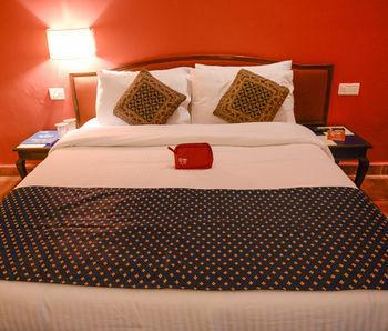 Oyo Circle Hotel